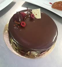 Entremet Chocolat Cremeux Framboise Et Biscuit Chocolat Cake Decorating Cake Desserts