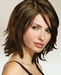 Es gibt auch viele einfache frisuren, die einfach zu machen sind. Sehr Schon Aktuelle Frisuren 15 Ideen Fur Einen Romantischen Look Frisurenbob Frisurenfrauen Frisu Frisur Ab 40 Schulterlange Haare Frauen Kurzhaarfrisuren