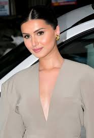 Tara Sutaria - Wikipedia