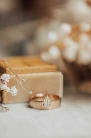 The Sezanne Ring Wedding Rings Unique Champagne Collection Pre Wedding Photoshoot Outdoor