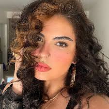 Francine Daniel (@_msfrancine)