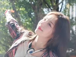 In Chinese, there is a word called 白月光, which literally means white bright  moonlight. But do you know what its real meaning is?😎 Let me give you an  example: 你是我的白月光, which is