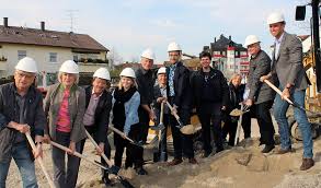 Kinderzimmer oder ein büro mit blick auf die burg teck. Kirchheim Baut 14 Weitere Wohnungen Familiengemeinde Kirchheim B Munchen