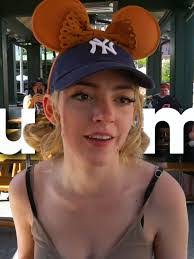 Amy Padron's Instagram, Twitter & Facebook