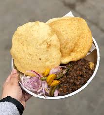From chaat to gol gappe to chole bhature. Best Street Food In Delhi Your Ultimate Guide To The Capital S Top 5 Scrumptious Food Joints Gq India