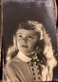 Peggy Winfield's Instagram, Twitter & Facebook