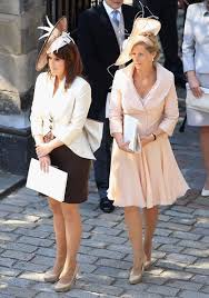 Princess beatrice arrives at the ceremony in an angela kelly turquoise hat zara phillips weds mike tindall. Princess Eugenie Countess Sophie Zara Phillips Marries Mike Tindall In Edinburgh 2011 Zara Phillips Princess Eugenie Zara Phillips Wedding
