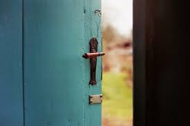Some doorknob designs and configurations are more practical than others. 6 Interesting Facts Why Some People Keep Their Doors Unlocked Serendipity Mommy