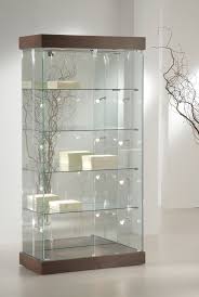 Popular Premier 131 Display Showcase This Unit Has A Wide Base And Lighting At The To Cristaleira De Vidro Cristaleira Para Sala De Jantar Cristaleira Moderna