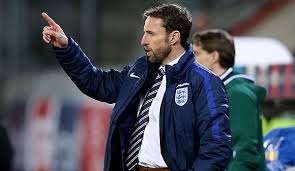 Cheftrainer des englischen nationalteams gareth southgate sagte, dass es ihn grundsätzlich egal ist, ob sancho in deutschland oder in england spielt. England Wer Wird Nachfolger Von Roy Hodgson