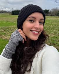 Are Tripti Dimri and her rumoured boyfriend Salim Merchant vacationing  together in Cotswold ?? : r/BollyBlindsNGossip