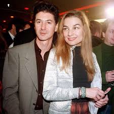 Titre duel au soleil d'etienne daho, extrait de l'album pop satori (1986, parlophone warner)etienne daho l'homme qui marche (best of) : Etienne Daho Et Elli Medeiros