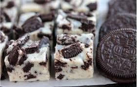 Recette Facile De Fudge Au Oreo Oreo Fudge Fudge Recipes Fudge