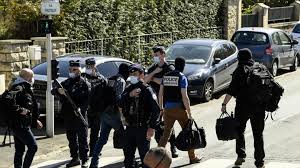 Après l'attaque #terroriste de #rambouillet, le premier ministre @jeancastex s'est rendu sur place ?️ Vgq1kzxkfycjdm
