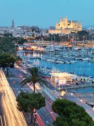 Palma De Mallorca Y Su Paseo Maritimo Siempre Ambientado Spain Travel Places To Travel Places To Go