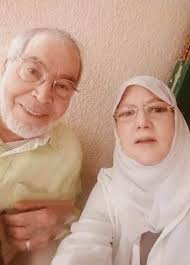 إضغط هنا لترى صابرين وأزواجها وأولادها وحقيقة خلعها الحجاب ومشكلتها مع الباروكة والعدسات. Pd9n455 4lzvm
