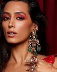 Inspired by the regal heritage and traditions of Rajasthan, our pieces have  been handcrafted to reflect our history in contemporary and beautiful ways.  #AmrapaliJewels #Tradition #Rajasthan #Handcrafted #FineJewellery #Heritage  #History