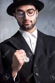 Bel Homme Juif À Lunettes Tenant Collier Étoile De David Banque D'Images et  Photos Libres De Droits. Image 137725982