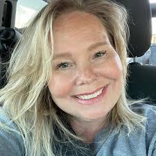 Thalia Lowery's Instagram, Twitter & Facebook