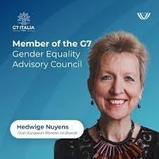 Akiko Kubo's Instagram, Twitter & Facebook