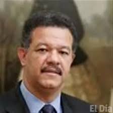 Fernández designa nuevos funcionarios en el tren gubernamental