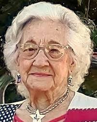 Peggy Gamblin's Instagram, Twitter & Facebook