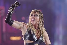 Последние твиты от miley ray cyrus (@mileycyrus). Vmas 2020 Performers Miley Cyrus To Sing Midnight Sky
