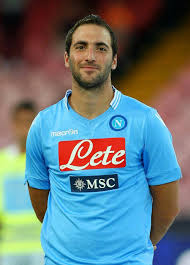 Neapel ist zweiter, higuain in der geschichte, schwärmte die „gazzetta dello sport nach dem neapels sieg sorgte zudem dafür, dass dem deutschen nationalspieler antonio rüdiger mit dem as. Gonzalo Higuain Ssc Napoli Photos Facebook