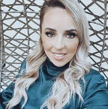 Can anyone recommend somebody who does waxing, eyebrow tints and eyelashes?  Needs doing this week.