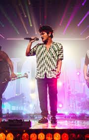 Dikirim oleh bruno mars pada senin, 20 juli 2020. Bruno Mars Queentone