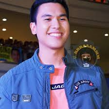 Ace de castro (@_acedecastro)