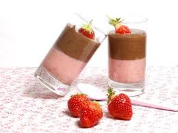 Duo De Mousses Fraises Et Chocolat Epicetout La Cuisine De Dany Fraise Au Chocolat Mousse Fraise Creme Au Beurre Recette