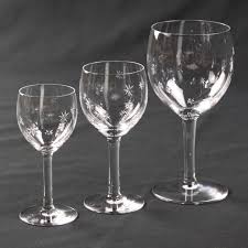 Tres Belle Partie De Service De Verres En Cristal Taille Decor D Etoiles Compose De 46 Verres Verre Cristal Service De Verres Verre