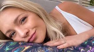 W ogóle dla wszystkich ten czas był i jest nadal bardzo trudny. Barbara Kurdej Szatan Eksponuje Dorodny Biust Hot Baska Ale Cycki Ledwo Sie Mieszcza Komentuja Fani