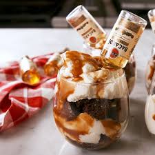 Rum Coke Cakes Will Get You Perfectly Tipsy Recipe Coke Cake Boozy Desserts Alcoholic Desserts