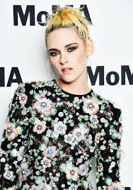 Bereits im zarten alter von acht jahren startete . Kristen Stewart 2021 Eroffnung Der Reihe The Contenders Im Moma Chanel