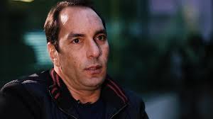 ' tenho um grupo de teatro que considero como se fosse minha família e o trato como se fosse pai e mãe de todos, o tempo inteiro. Edmundo Pode Comentar O Estadual Pela Tv Record Netvasco