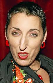 Les stars et leur nez : celles qui ont osé boycotter la chirurgie  esthétique !