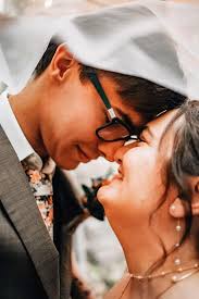 Last fall we celebrated the beautiful wedding of Kyle & Jordan 💗 This  wedding was extra special because Jordan is my cousin and gave me the  privilege of being their officiant! Kyle