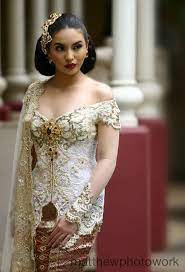 Modern Indonesian Wedding Kebaya Pengantin Gaun Pengantin Kebaya