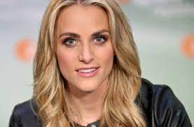 In 2010, kraft became part of the redaction of the football program ran on sat.1, from where she then moved to sky deutschland in december 2011. Zdf Sportreportage Karriere Im Sprinttempo Anna Kraft Tv Spielfilm