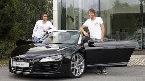 Daft punk ble stevnet av olympiatoppen etter å ha laget en singel kalt: Petter Northug Shell Northug Kjorte Av Sted Med Bensinslangen I Bilen