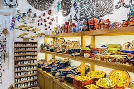 Huge selection of gifts and accessories with fast free delivery on orders over €60.00. Gift Shop Definition Und Bedeutung Collins Worterbuch