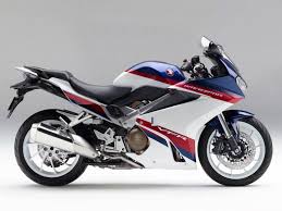 あの インターセプター ロゴとカラーが復活 vfr800f に新色登場 バイクブロス マガジンズ ホンダvfr ホンダ ライダー