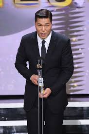 강호동은 1970년 경상남도 진양군(現 진주시) 이반성면 길성리에서 2남 3녀 중 막내로 태어나서 이후 마산시(현 창원시 마산합포구, 마산회원구)로 이주했다. ëŒ€ìƒ ê¹€ì¢…êµ­ ì˜ˆëŠ¥ì€ ë‚´ ì‚¶ì˜ ì „ë¶€ ìœ ìž¬ì„ ê°•í˜¸ë™ì´ ìŠ¤ìŠ¹ ì¢…í•© 2020 Sbs ì—°ì˜ˆëŒ€ìƒ Zum ë‰´ìŠ¤