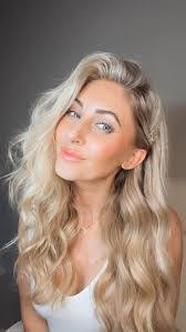 Sarah Allmon's Instagram, Twitter & Facebook