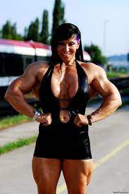 Who Was The Biggest Female Bodybuilder Ever Body Building Women Muscular Women Muscle Women
