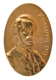 Sokan vele együtt örülnek, de akadnak olyanok is, akik szerint nem járt volna neki. 2000 Kossuth Dij Aranyozott Kituzo Eredeti Tokban 17x25mm Darabanth Auctions Co Ltd