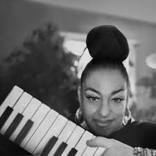 Farewell to Detroit Pianist, Music Director, Band Leader, Composer,  Educator, Producer, and Arranger Al McKenzie. Alonza McKenzie was born  August 20, 1961 in Detroit, Michigan. Being born into a supportive and  musical