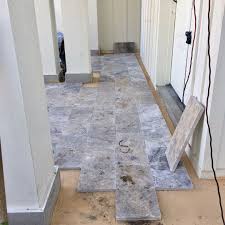 Pavers Floridapaversandpergolas Floridapavers Orlando Patio Travertine Silvertravertine Paradeofhomes Lakehart Orla Travertine Floors Travertine Decor